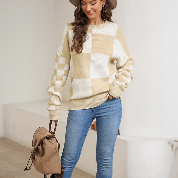 Checkered Sweater - Picture 5 of 5